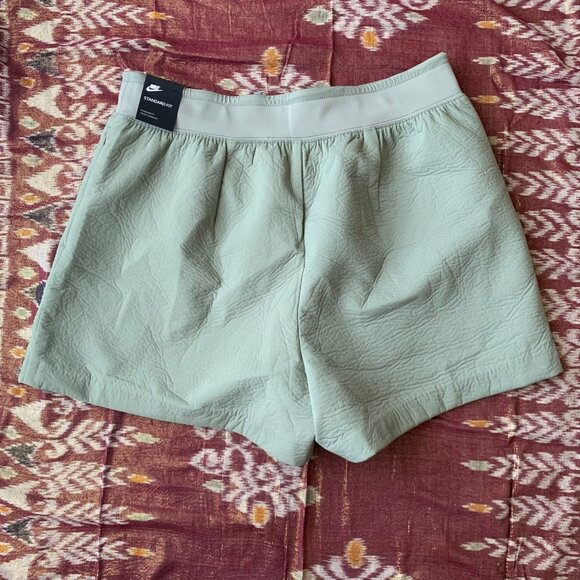 Nike Tech Pack Shorts - NWT - Picture 3 of 14